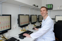 Privatdozent Dr. med. Henrik Fox, Kardiologe am Herz- und Diabeteszentrum NRW, Bad Oeynhausen (Foto Armin Kühn).