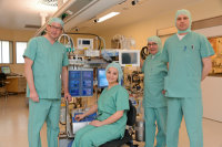 Grundkurs Herz-Lungen-Maschine im HDZ NRW: (v.l.n.r.): Prof. Dr. Jan Gummert und Hanady Daoud mit den Kardiotechnikern Heinz Weitkemper und Markus Rudloff (Foto Armin Kühn).