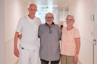 Bernhardt Schreiber fühlt sich dank seiner Herztransplantation top fit. Gemeinsam mit seiner Frau besucht er das HDZ NRW regelmäßig für seine Kontrolluntersuchungen und freut sich dabei auch immer auf ein Wiedersehen mit Jürgen Brakhage, der ihn seit seiner Transplantation betreut (Foto: Finn Lehrke).