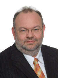 Prof. Dr. med. Wolfgang Burchert, Direktor des Instituts für Radiologie, Nuklearmedizin und molekulare Bildgebung am Herz- und Diabeteszentrum NRW, Bad Oeynhausen, ist Kongresspräsident der diesjährigen Jahrestagung der Deutschen Gesellschaft für Nuklearmedizin, die vom 26.-29. März im Congress Centrum Hannover stattfindet (Foto Armin Kühn).
