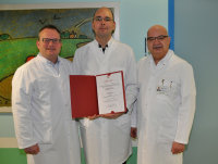 Forschende Kinderkardiologen ausgezeichnet: (v.l.) PD Dr. Kai Thorsten Laser, Jan-Pit Horst und Chefarzt Prof. Dr. Deniz Kececioglu (Foto Armin Kühn).