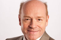 Prof. Dr. Burkhard Dick wird für seine Verdienste um die Erforschung und klinische Nutzung einer Innovation in der Operation des Grauen Stars geehrt. Prof. Dr. Burkhard Dick wird für seine Verdienste um die Erforschung und klinische Nutzung einer Innovation in der Operation des Grauen Stars geehrt.